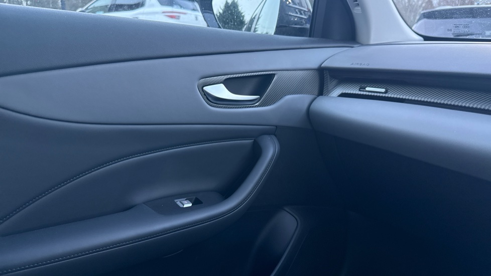 MG MGS5 125kW SE EV 49kWh 5dr Auto Electric Estate - Image 31