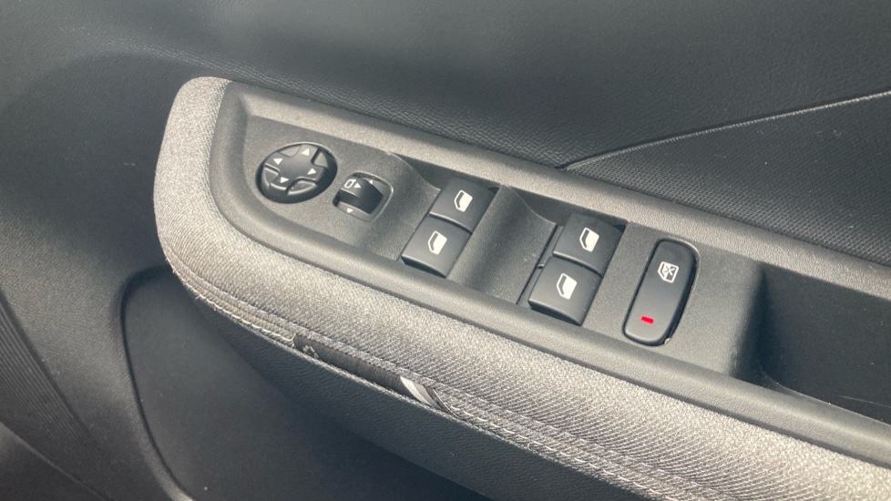 Vauxhall Frontera 83kW GS 54kWh Extended Range 5dr Auto Electric Estate - Image 27