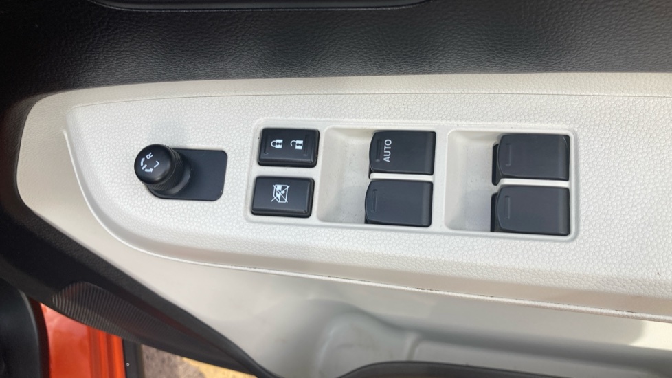 Suzuki Ignis 1.2 Dualjet SHVS SZ5 ALLGRIP 5dr Petrol Hatchback - Image 23
