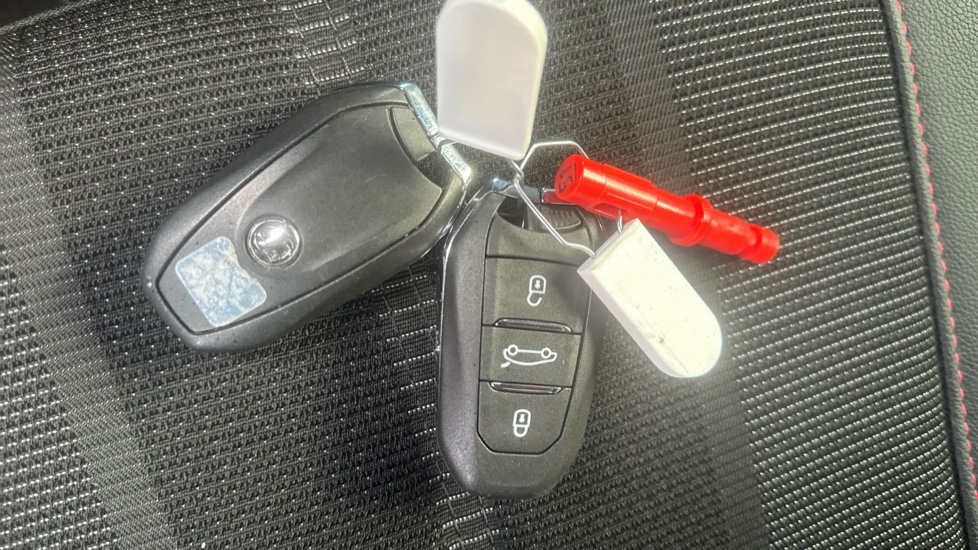 Vauxhall Mokka 1.2 Turbo 100 SRi Premium 5dr Petrol Hatchback - Image 20
