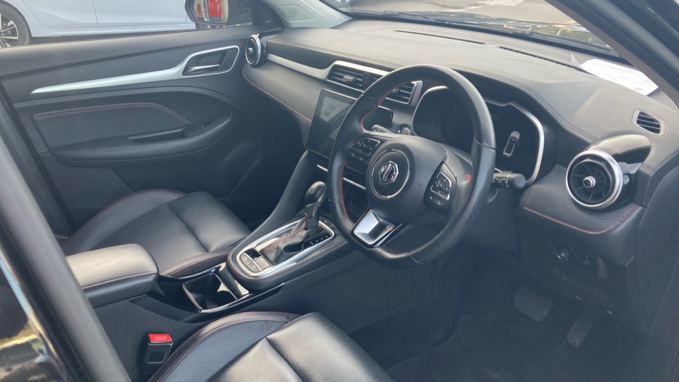 MG ZS 1.0T GDi Exclusive 5dr DCT Petrol Hatchback - Image 11