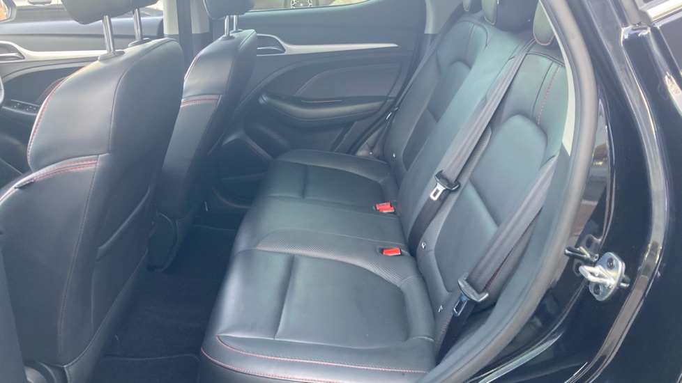 MG ZS 1.0T GDi Exclusive 5dr DCT Petrol Hatchback - Image 16