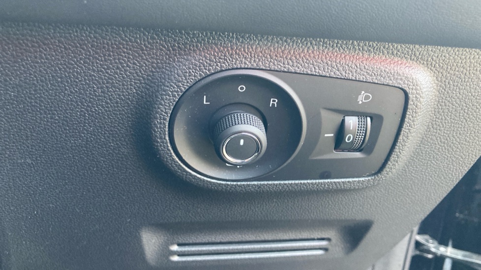MG ZS 1.0T GDi Exclusive 5dr DCT Petrol Hatchback - Image 28