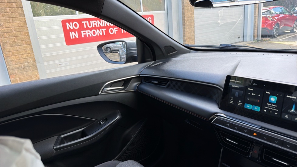 MG MG3 1.5 SE 5dr Petrol Hatchback - Image 24