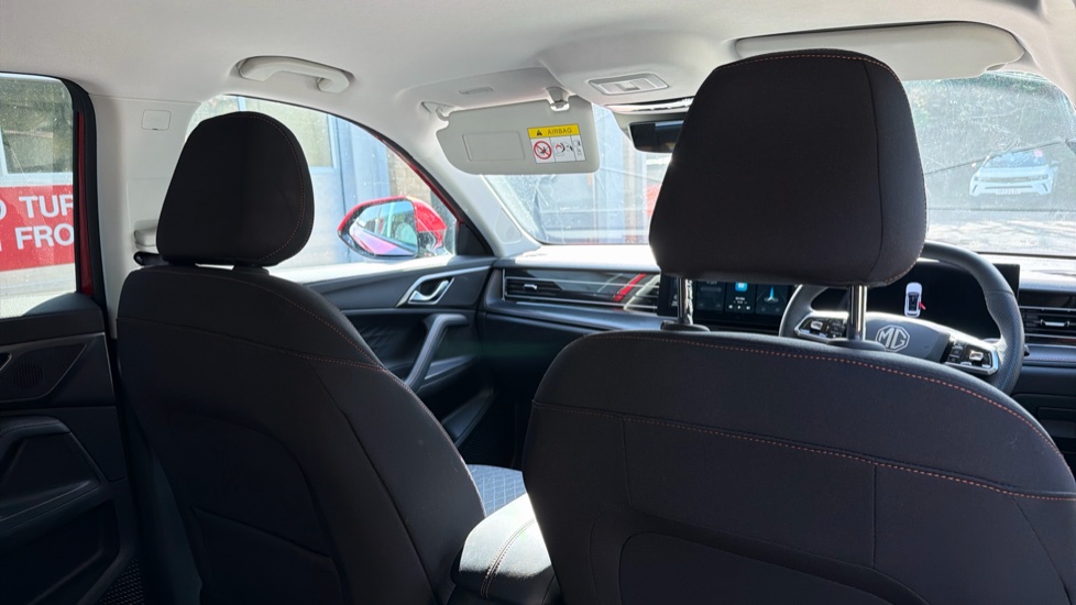 MG HS 1.5 T-GDI SE 5dr Petrol Hatchback - Image 19