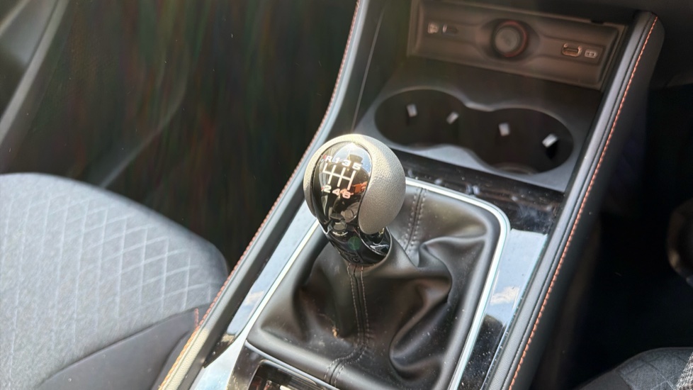 MG HS 1.5 T-GDI SE 5dr Petrol Hatchback - Image 21