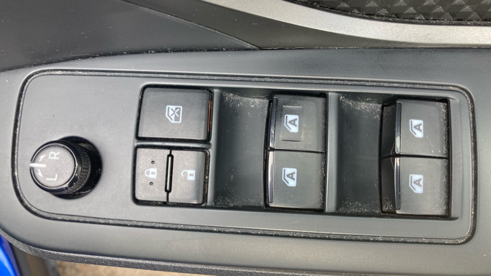 Toyota C-HR 1.8 Hybrid Icon 5dr CVT Hybrid Hatchback - Image 23