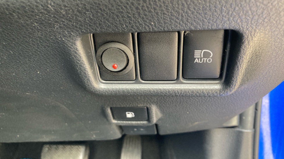 Toyota C-HR 1.8 Hybrid Icon 5dr CVT Hybrid Hatchback - Image 24
