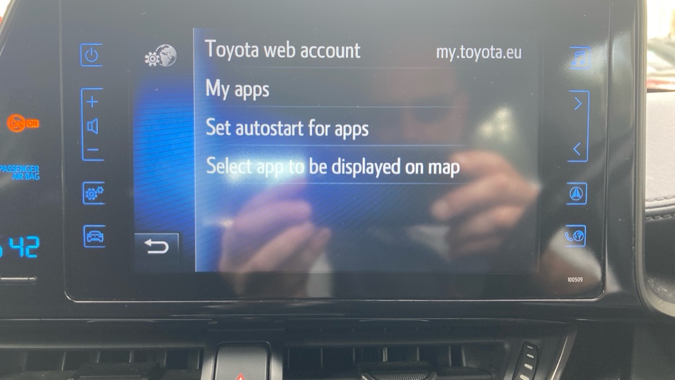 Toyota C-HR 1.8 Hybrid Icon 5dr CVT Hybrid Hatchback - Image 37