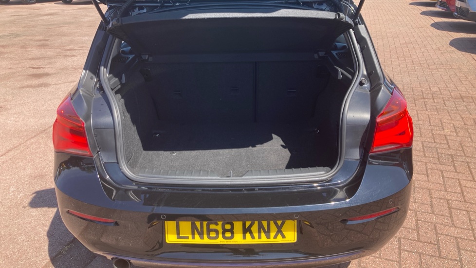 BMW 1 Series 118i [1.5] Sport 5dr [Nav/Servotronic] Petrol Hatchback - Image 4
