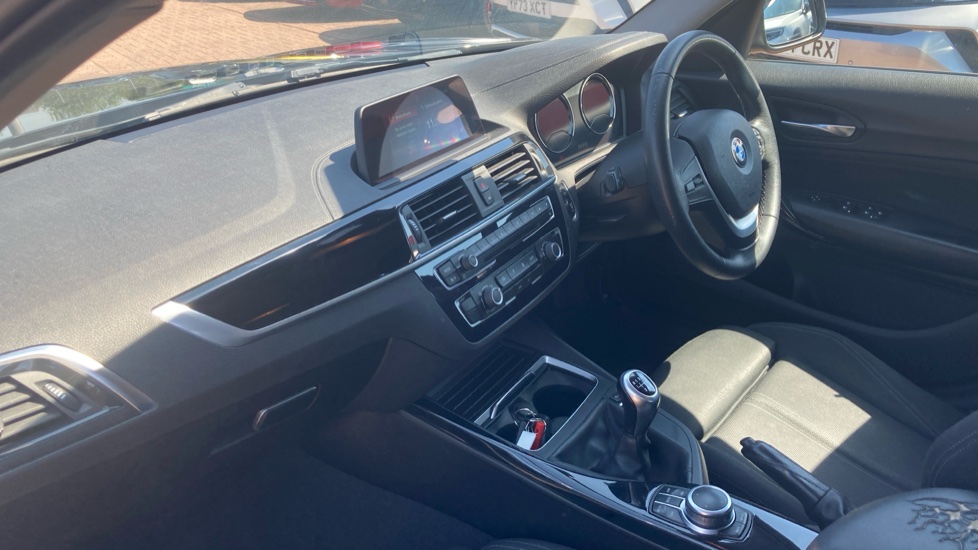 BMW 1 Series 118i [1.5] Sport 5dr [Nav/Servotronic] Petrol Hatchback - Image 9