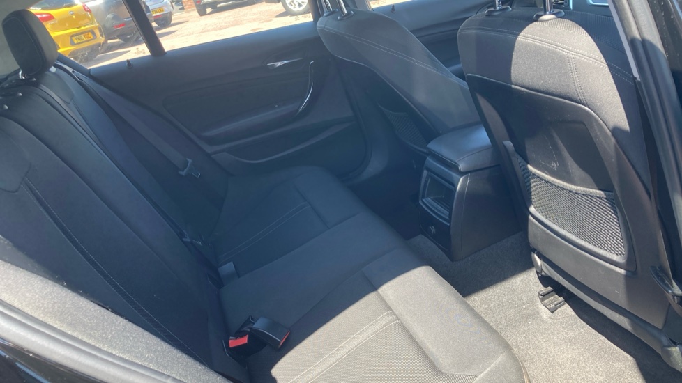 BMW 1 Series 118i [1.5] Sport 5dr [Nav/Servotronic] Petrol Hatchback - Image 17