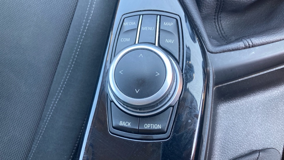 BMW 1 Series 118i [1.5] Sport 5dr [Nav/Servotronic] Petrol Hatchback - Image 29