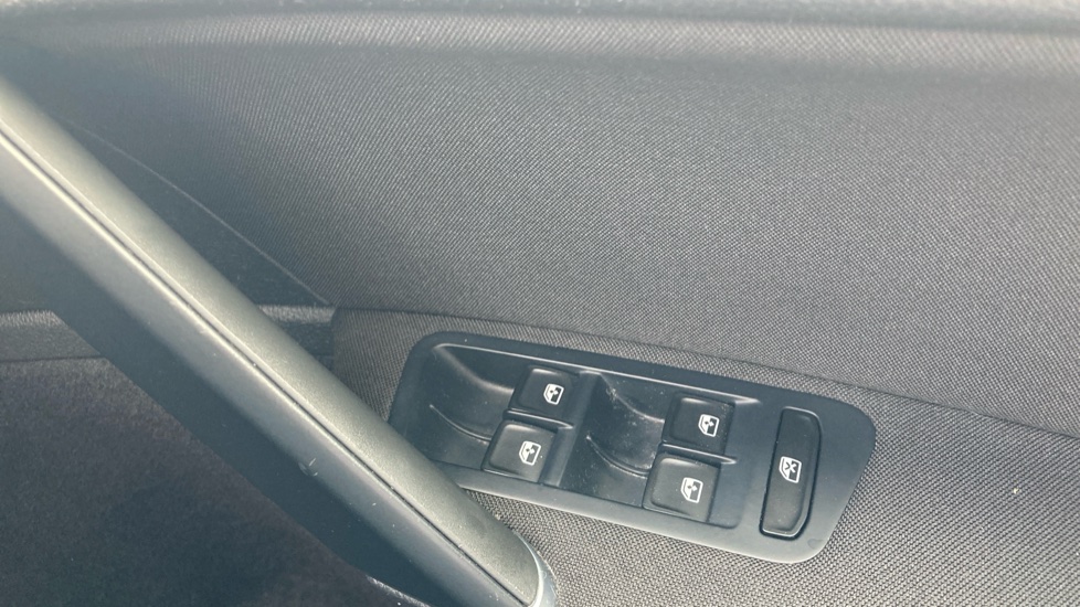 Volkswagen Golf 1.4 TSI 125 Match Edition 5dr Petrol Hatchback - Image 23