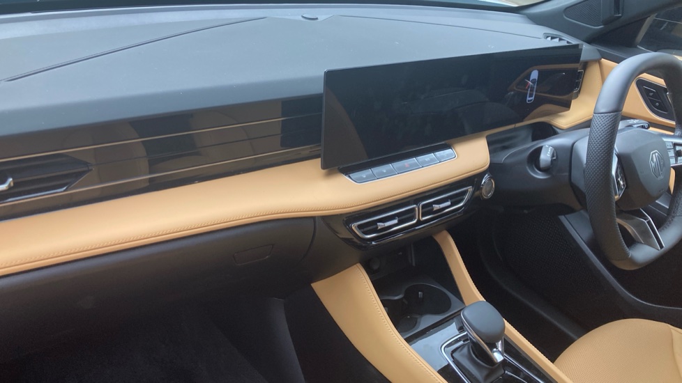 MG HS 1.5 T-GDI PHEV Trophy 5dr Auto Hatchback - Image 9
