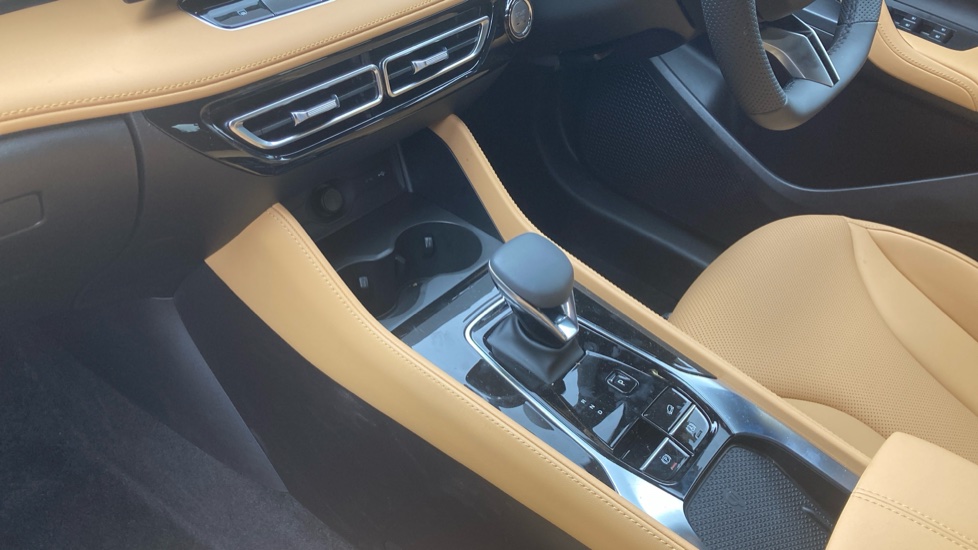 MG HS 1.5 T-GDI PHEV Trophy 5dr Auto Hatchback - Image 13