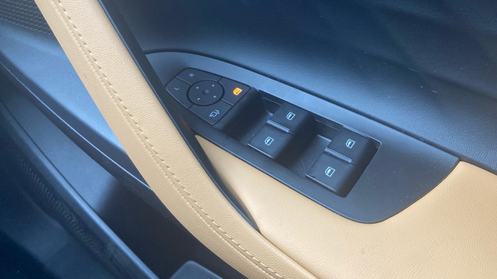 MG HS 1.5 T-GDI PHEV Trophy 5dr Auto Hatchback - Image 24