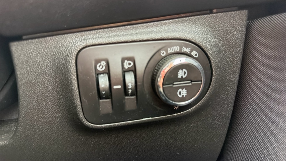Vauxhall Corsa 1.4 ecoFLEX Energy 5dr [AC] Petrol Hatchback - Image 18