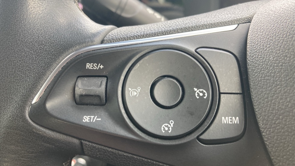 Vauxhall Mokka 1.2 Turbo 100 Design 5dr Petrol Hatchback - Image 21