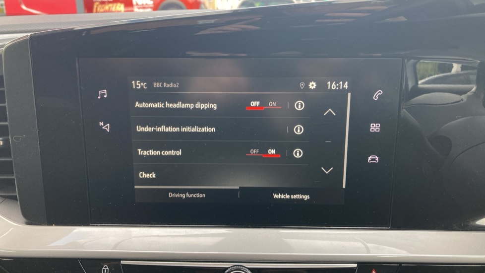 Vauxhall Mokka 1.2 Turbo 100 Design 5dr Petrol Hatchback - Image 33