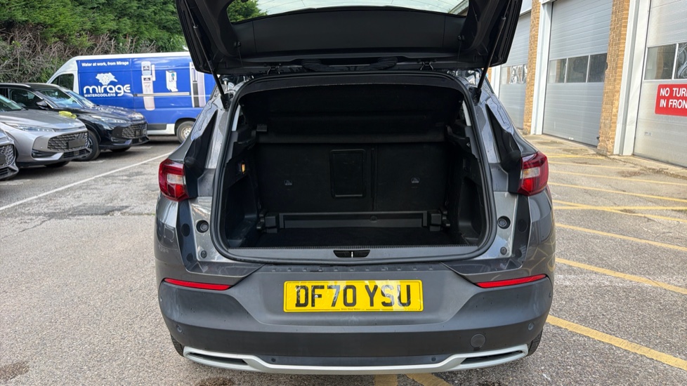 Vauxhall Grandland X 1.2 Turbo SRi Nav 5dr Petrol Hatchback - Image 8
