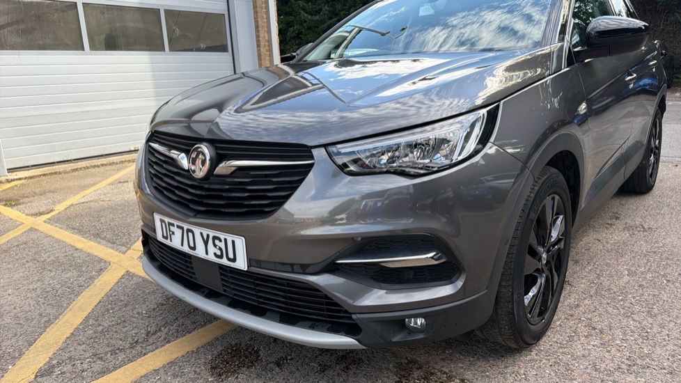Vauxhall Grandland X 1.2 Turbo SRi Nav 5dr Petrol Hatchback - Image 12