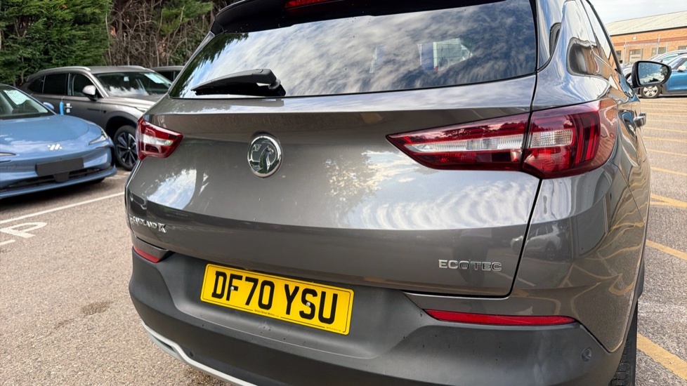 Vauxhall Grandland X 1.2 Turbo SRi Nav 5dr Petrol Hatchback - Image 13