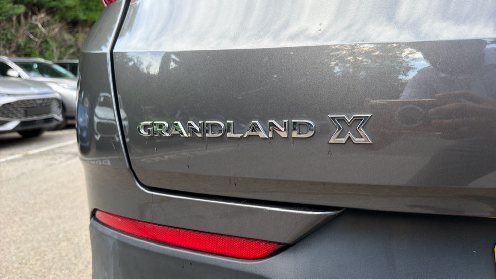 Vauxhall Grandland X 1.2 Turbo SRi Nav 5dr Petrol Hatchback - Image 14