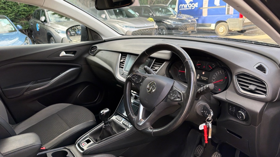 Vauxhall Grandland X 1.2 Turbo SRi Nav 5dr Petrol Hatchback - Image 21