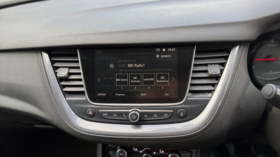 Vauxhall Grandland X 1.2 Turbo SRi Nav 5dr Petrol Hatchback - Image 31