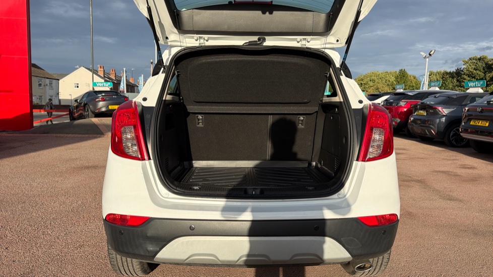 Vauxhall Mokka X 1.4T ecoTEC Design Nav 5dr Petrol Hatchback - Image 4