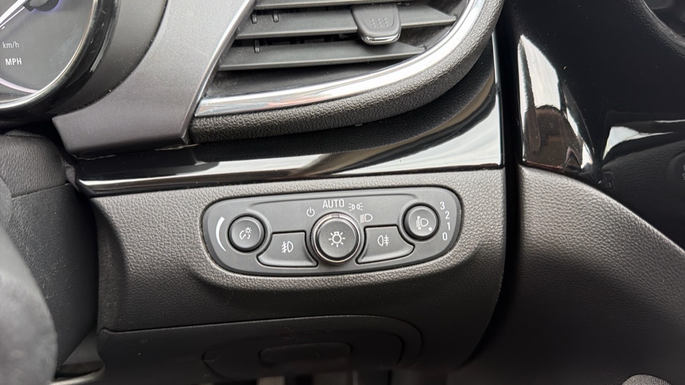 Vauxhall Mokka X 1.4T ecoTEC Design Nav 5dr Petrol Hatchback - Image 19