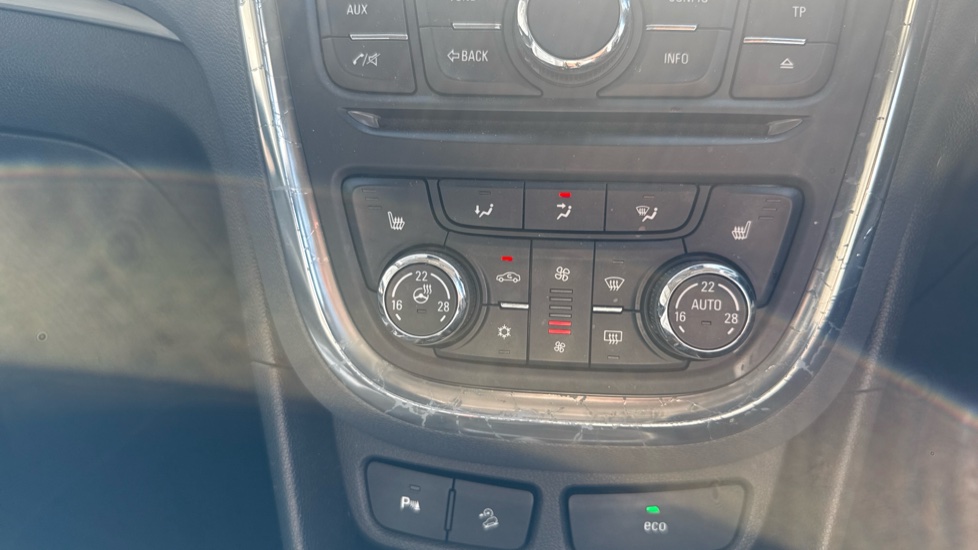 Vauxhall Mokka 1.7 CDTi SE 5dr 4WD Diesel Hatchback - Image 27