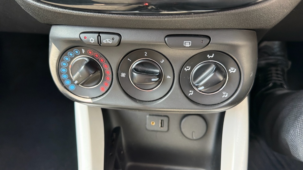 Vauxhall Adam 1.4i Jam 3dr Petrol Hatchback - Image 19