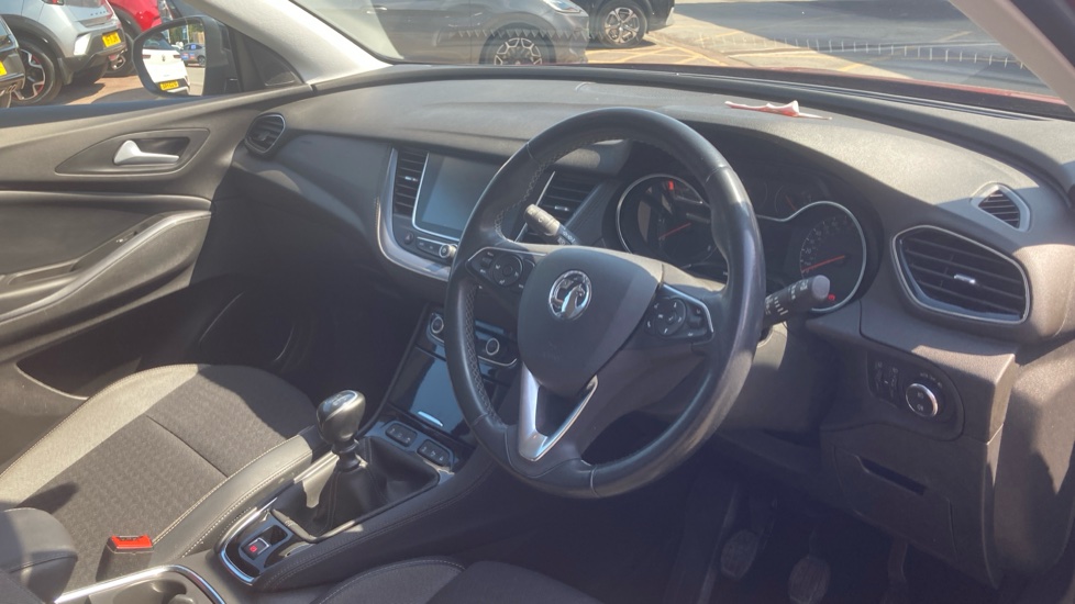 Vauxhall Grandland X 1.2 Turbo Griffin Edition 5dr Petrol Hatchback - Image 11