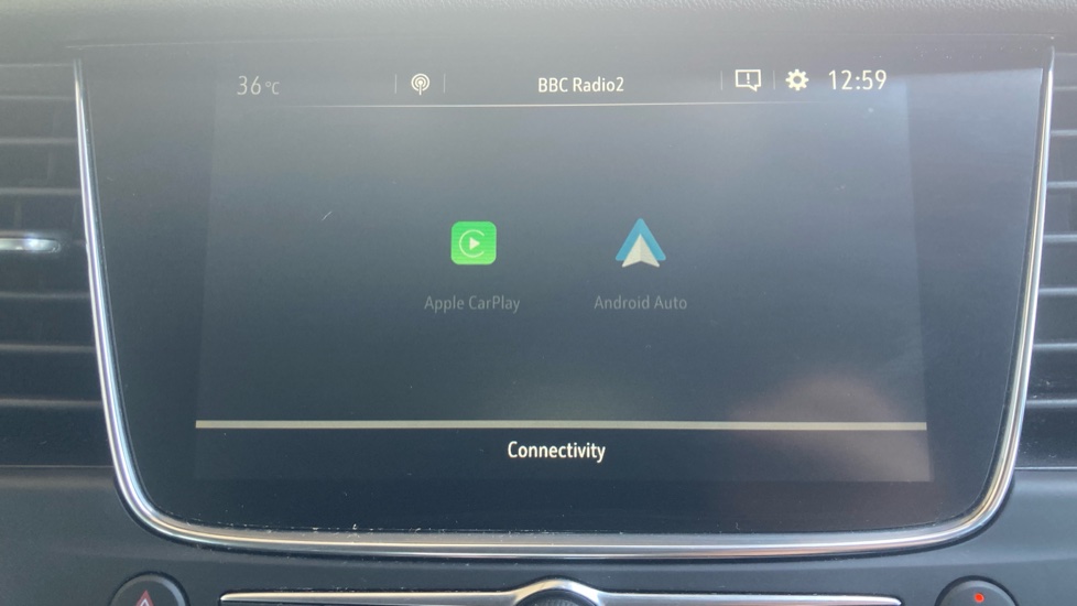 Vauxhall Grandland X 1.2 Turbo Griffin Edition 5dr Petrol Hatchback - Image 31