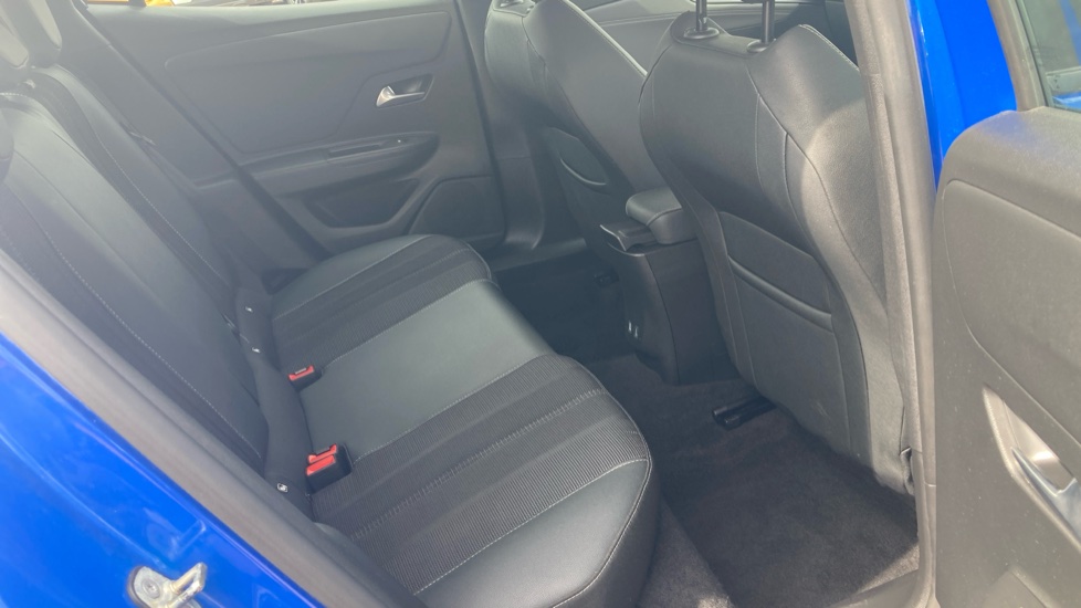 Vauxhall Mokka 100kW Elite Nav Premium 50kWh 5dr Auto Electric Hatchback - Image 8