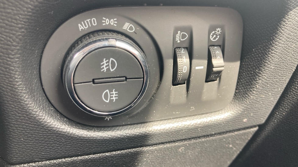 Vauxhall Mokka 100kW Elite Nav Premium 50kWh 5dr Auto Electric Hatchback - Image 25