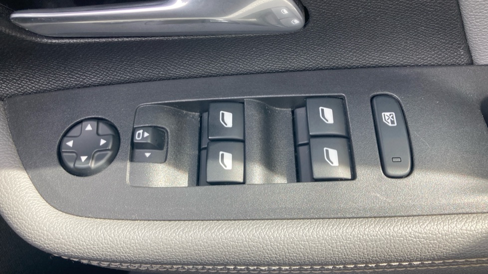 Vauxhall Mokka 100kW Elite Nav Premium 50kWh 5dr Auto Electric Hatchback - Image 26