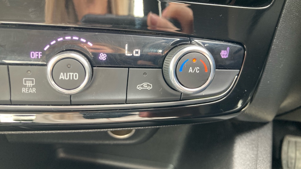 Vauxhall Mokka 100kW Elite Nav Premium 50kWh 5dr Auto Electric Hatchback - Image 32