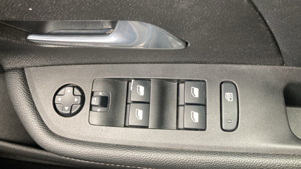 Vauxhall Mokka 1.2 Turbo SRi 5dr Petrol Hatchback - Image 22