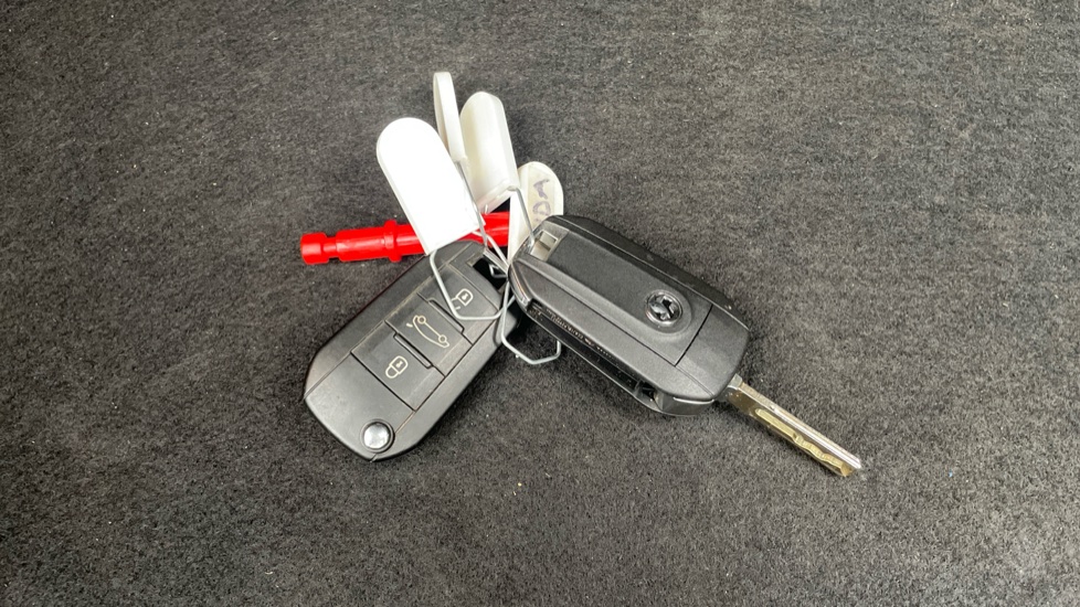 Vauxhall Corsa 1.2 Design 5dr Petrol Hatchback - Image 20