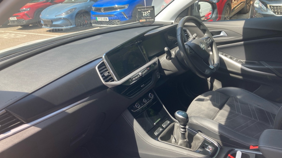Vauxhall Grandland 1.2 Turbo Ultimate 5dr Petrol Hatchback - Image 9
