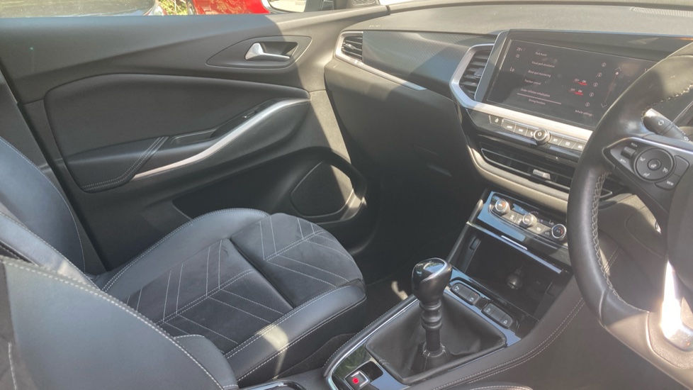 Vauxhall Grandland 1.2 Turbo Ultimate 5dr Petrol Hatchback - Image 14