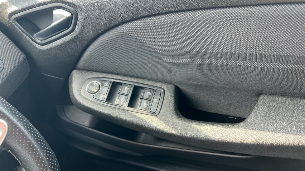 Renault Clio 1.6 E-TECH full hybrid 145 Esprit Alpine 5dr Auto Hybrid Hatchback - Image 48