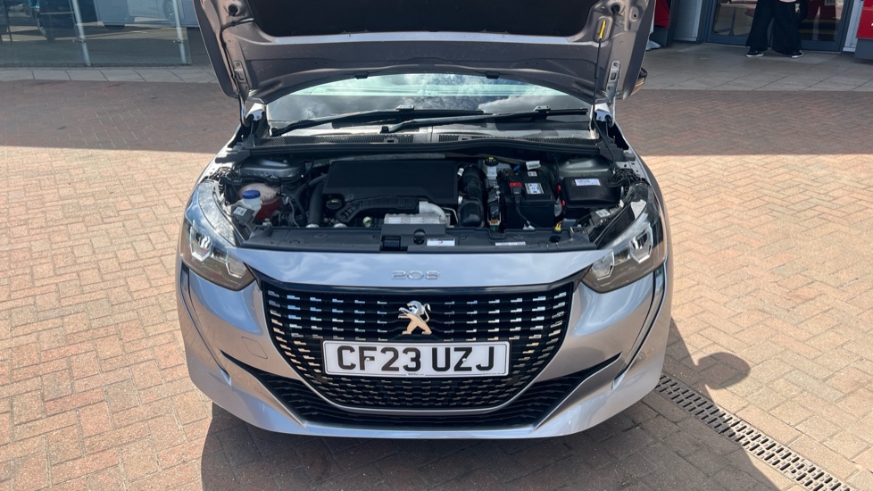 Peugeot 208 1.2 PureTech 130 Allure Premium + 5dr EAT8 Petrol Hatchback - Image 8