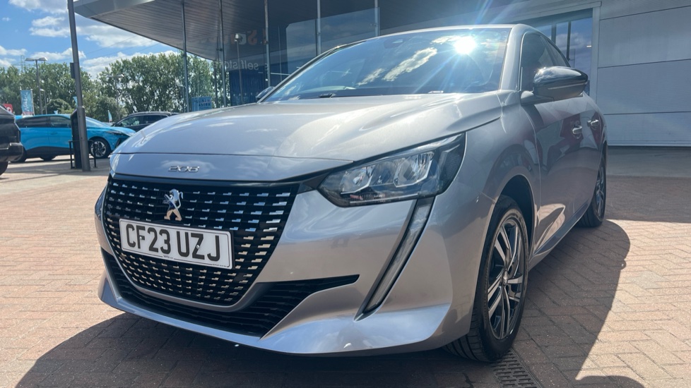Peugeot 208 1.2 PureTech 130 Allure Premium + 5dr EAT8 Petrol Hatchback - Image 23