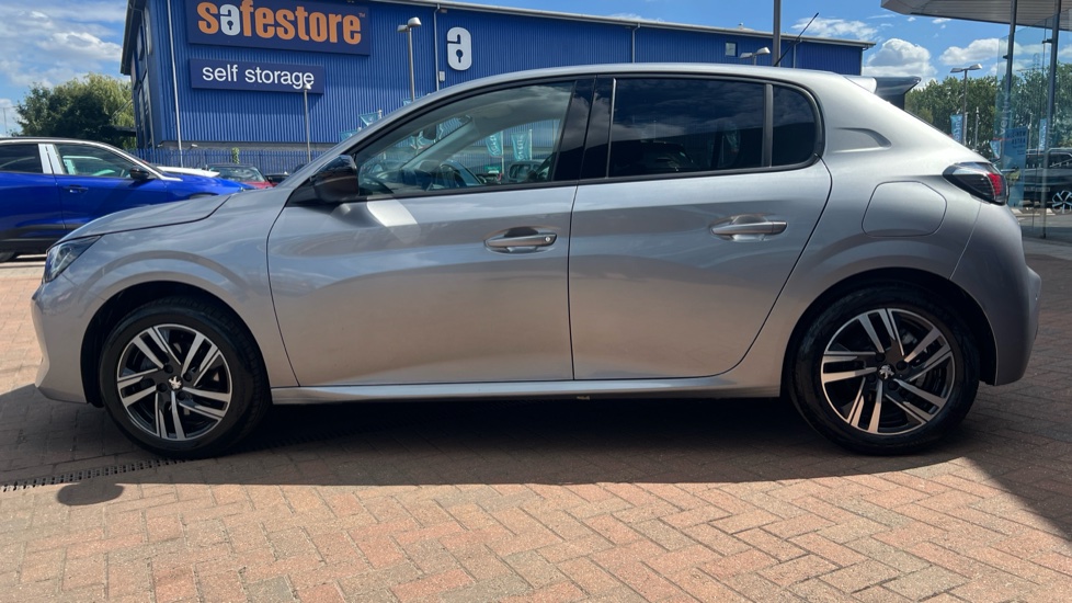 Peugeot 208 1.2 PureTech 130 Allure Premium + 5dr EAT8 Petrol Hatchback - Image 24