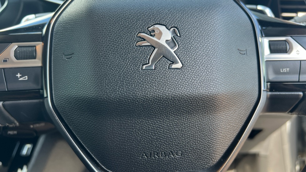 Peugeot 208 1.2 PureTech 130 Allure Premium + 5dr EAT8 Petrol Hatchback - Image 33