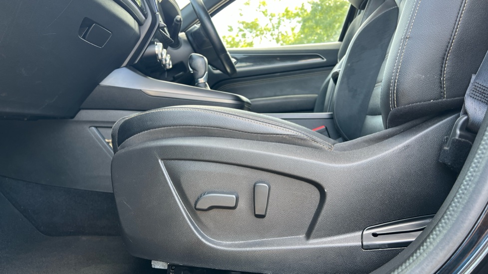 Renault Arkana 1.6 E-Tech full hybrid 145 Engineered 5dr Auto Hybrid Estate - Image 32